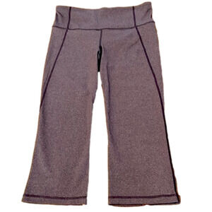 LULULEMON purple leggings size 8, in good condition